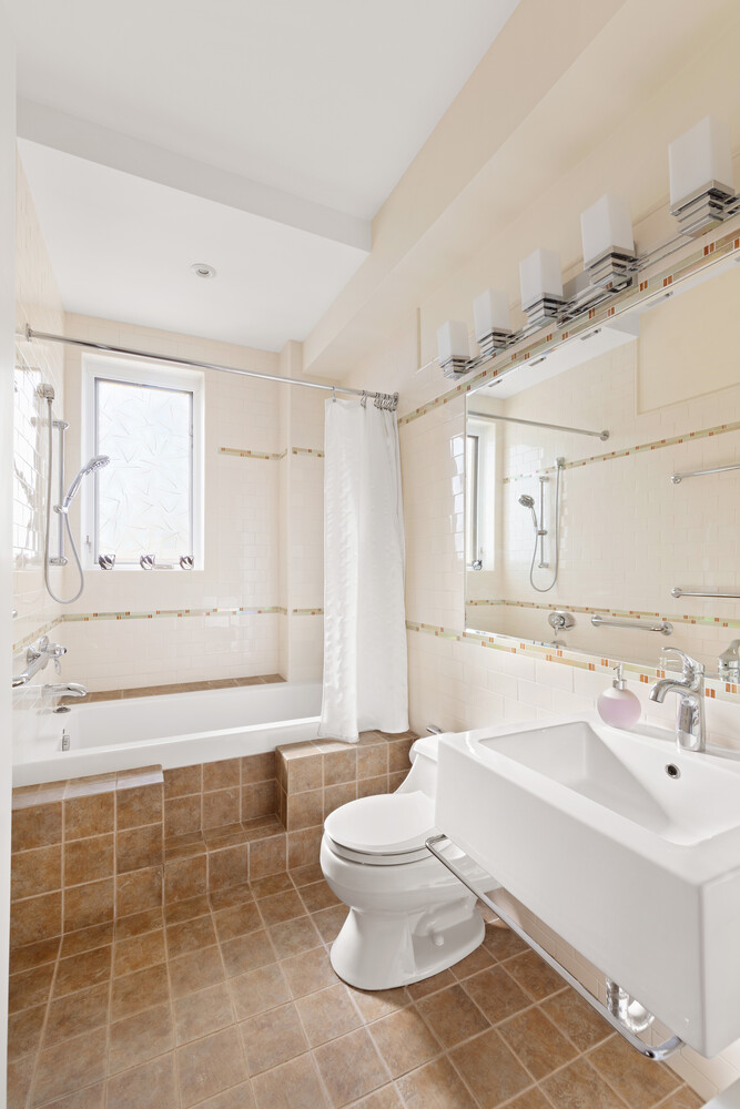 242 East 19th Street 15B Gramercy Park New York NY 10003