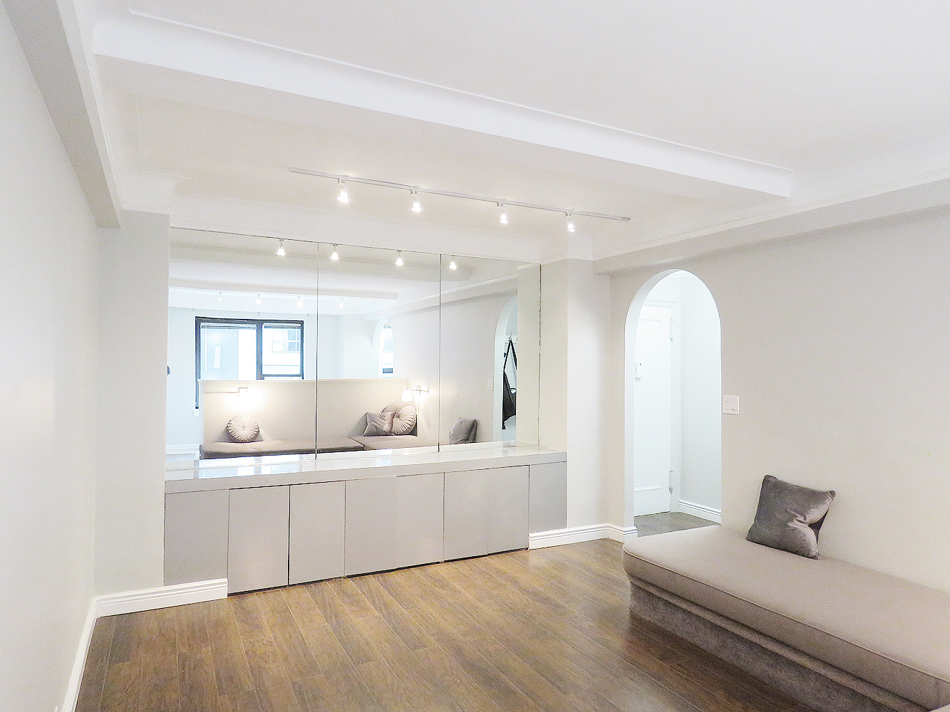 227 East 57th Street, #4C