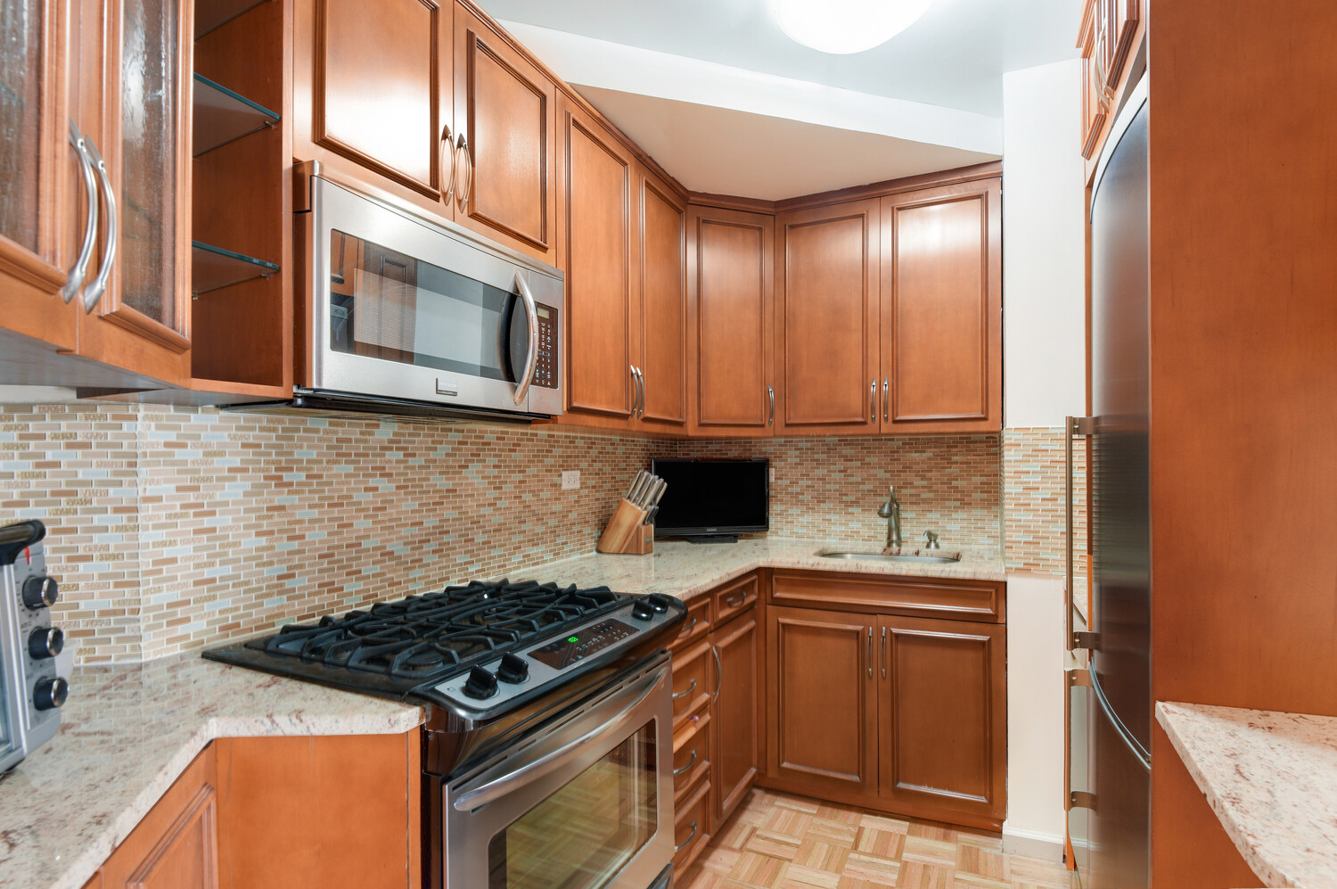 330 East 38th Street Murray Hill New York NY 10016