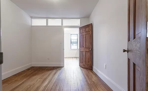 6 Charlotte Street, #2