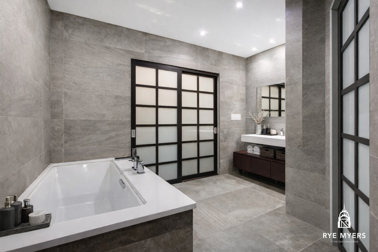 529 West 42nd Street 5R Clinton New York NY 10036