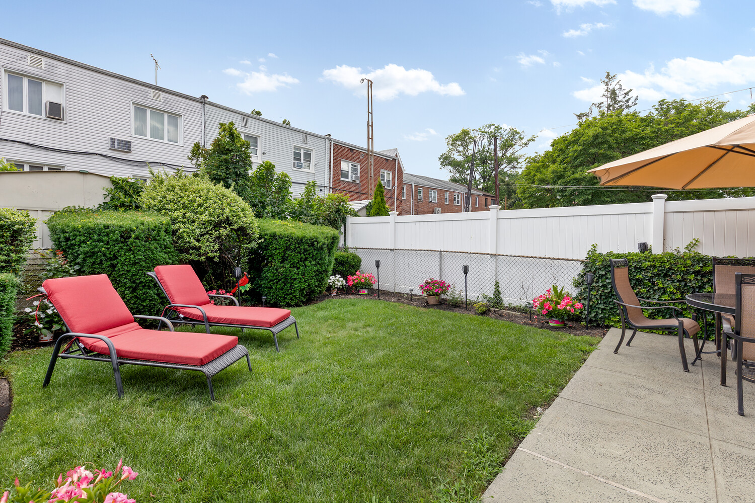 61-18 69th Lane Middle Village Queens NY 11379