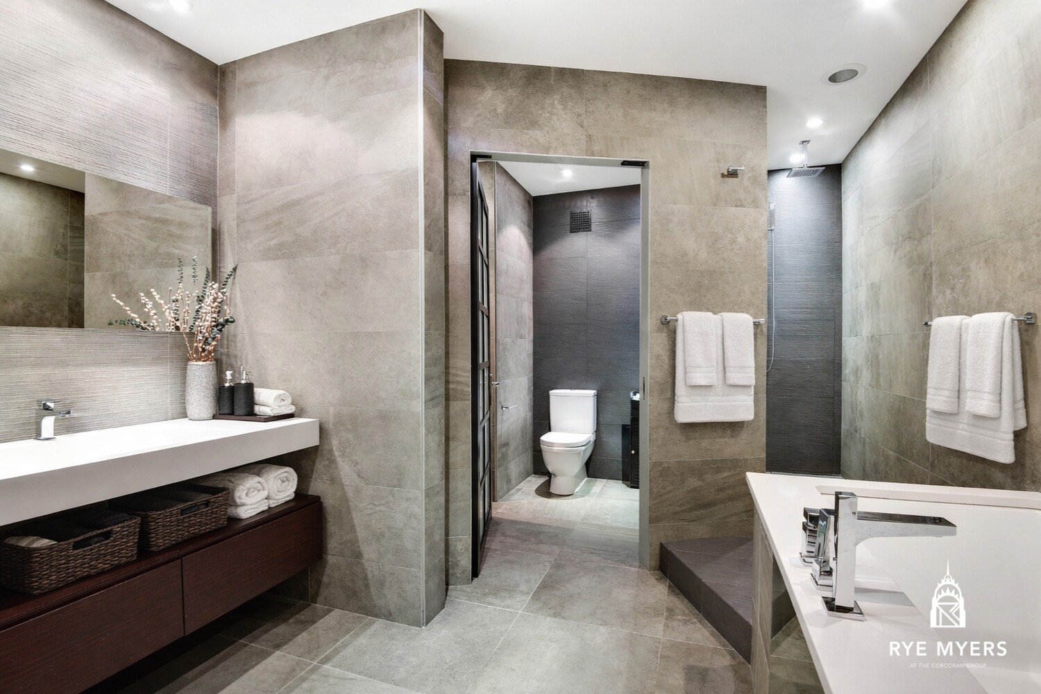 529 West 42nd Street 5R Clinton New York NY 10036