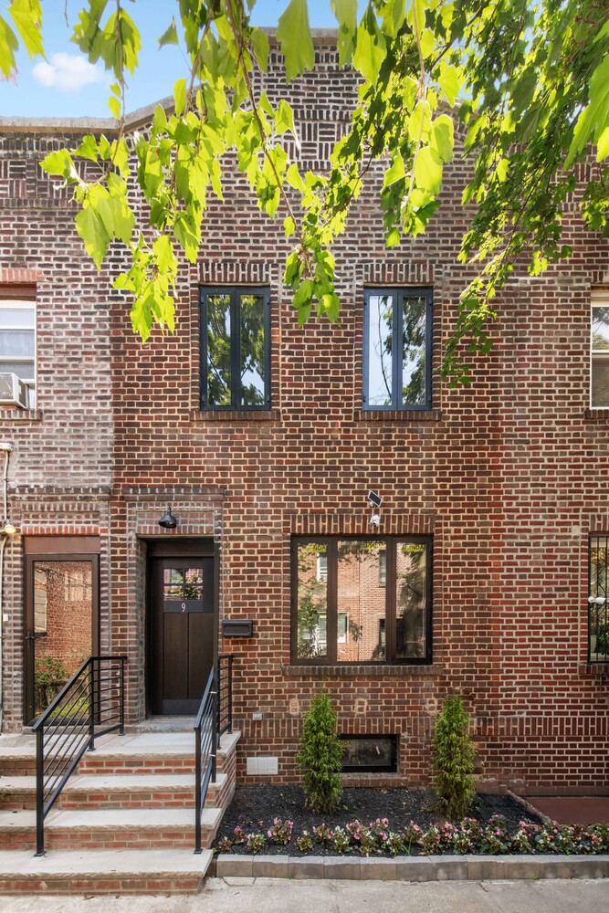9 Roosevelt Court Greenwood Heights Brooklyn NY 11232
