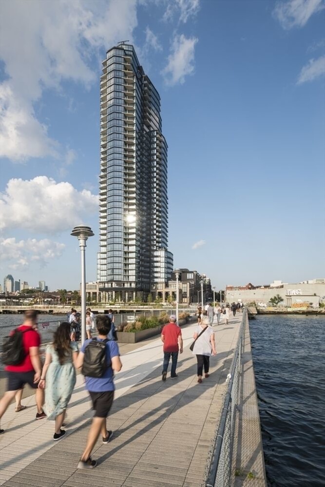 21 India Street 28C Greenpoint Brooklyn NY 11222