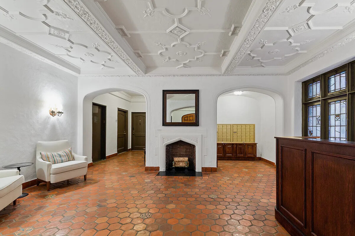 40 West 67th Street Lincoln Square New York NY 10023