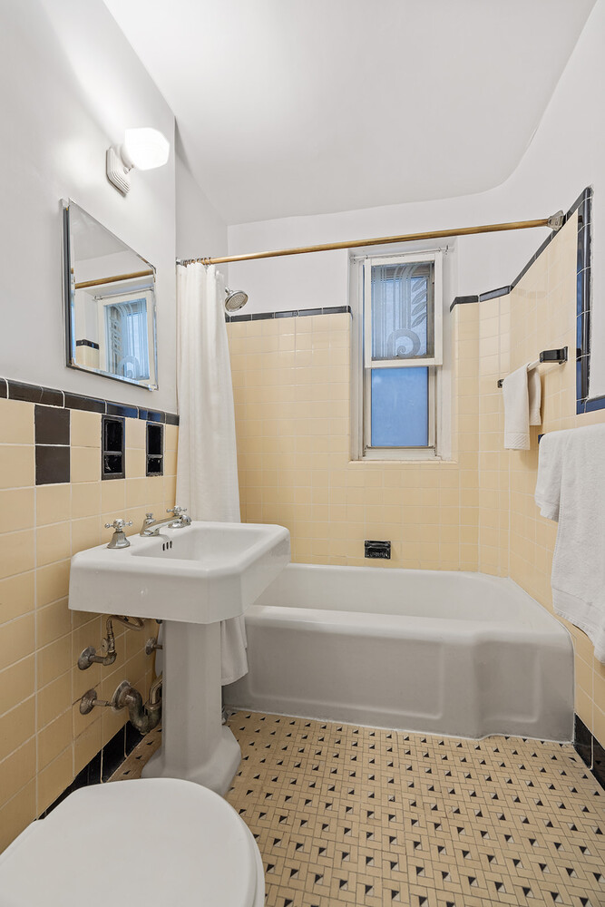 360 Clinton Avenue 1R Clinton Hill Brooklyn NY 11205